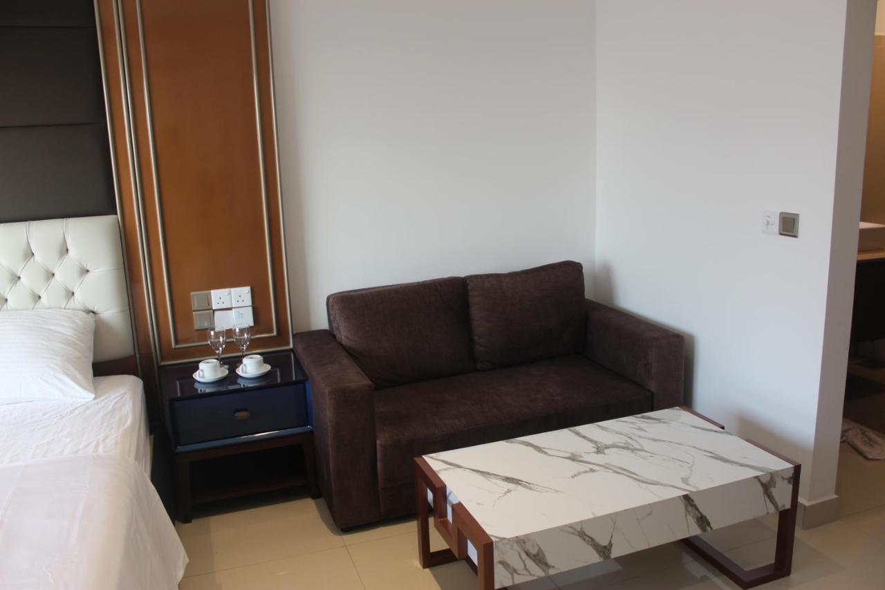 Ocean Breeze Sea View Luxury Apartments Negombo Extérieur photo