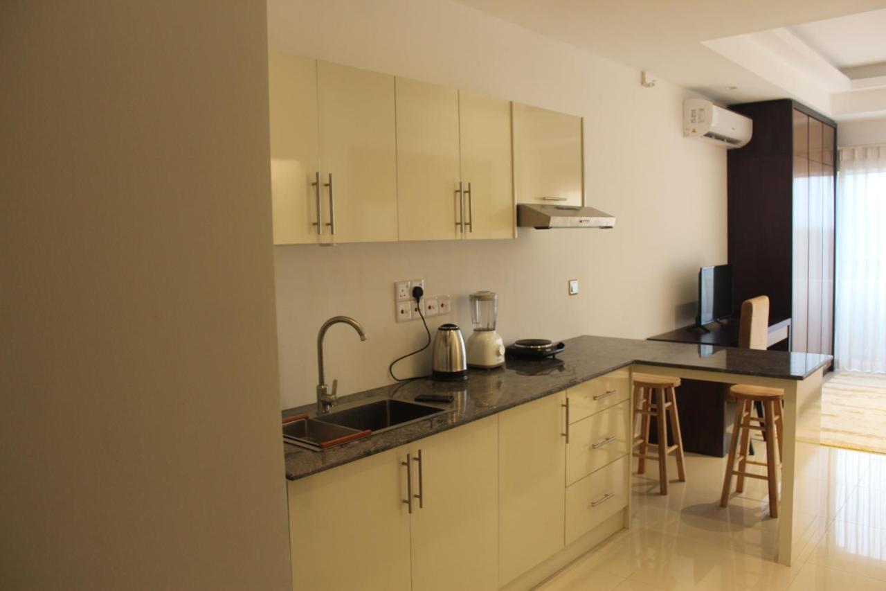 Ocean Breeze Sea View Luxury Apartments Negombo Extérieur photo