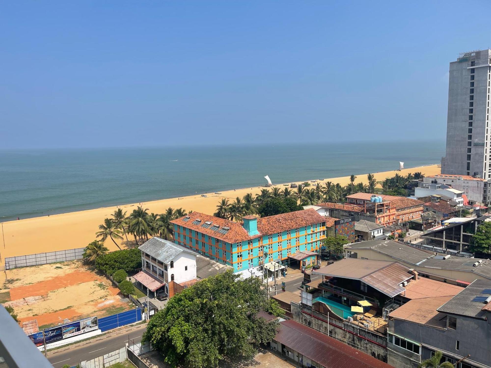 Ocean Breeze Sea View Luxury Apartments Negombo Extérieur photo