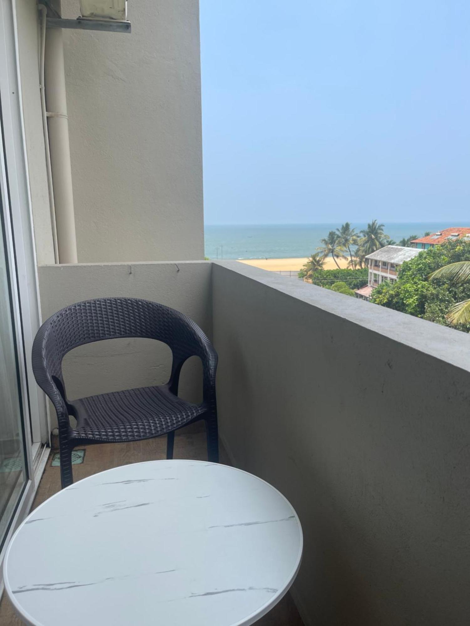 Ocean Breeze Sea View Luxury Apartments Negombo Extérieur photo