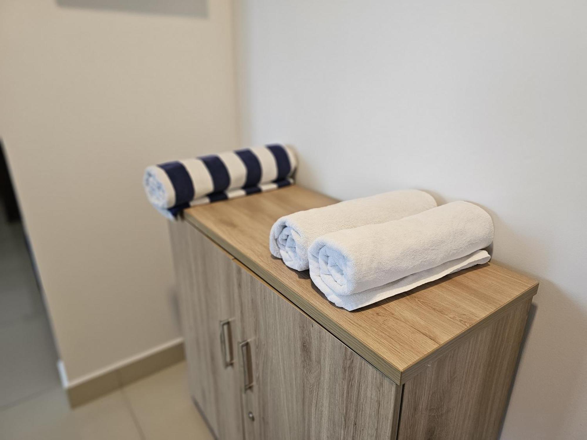 Ocean Breeze Sea View Luxury Apartments Negombo Extérieur photo