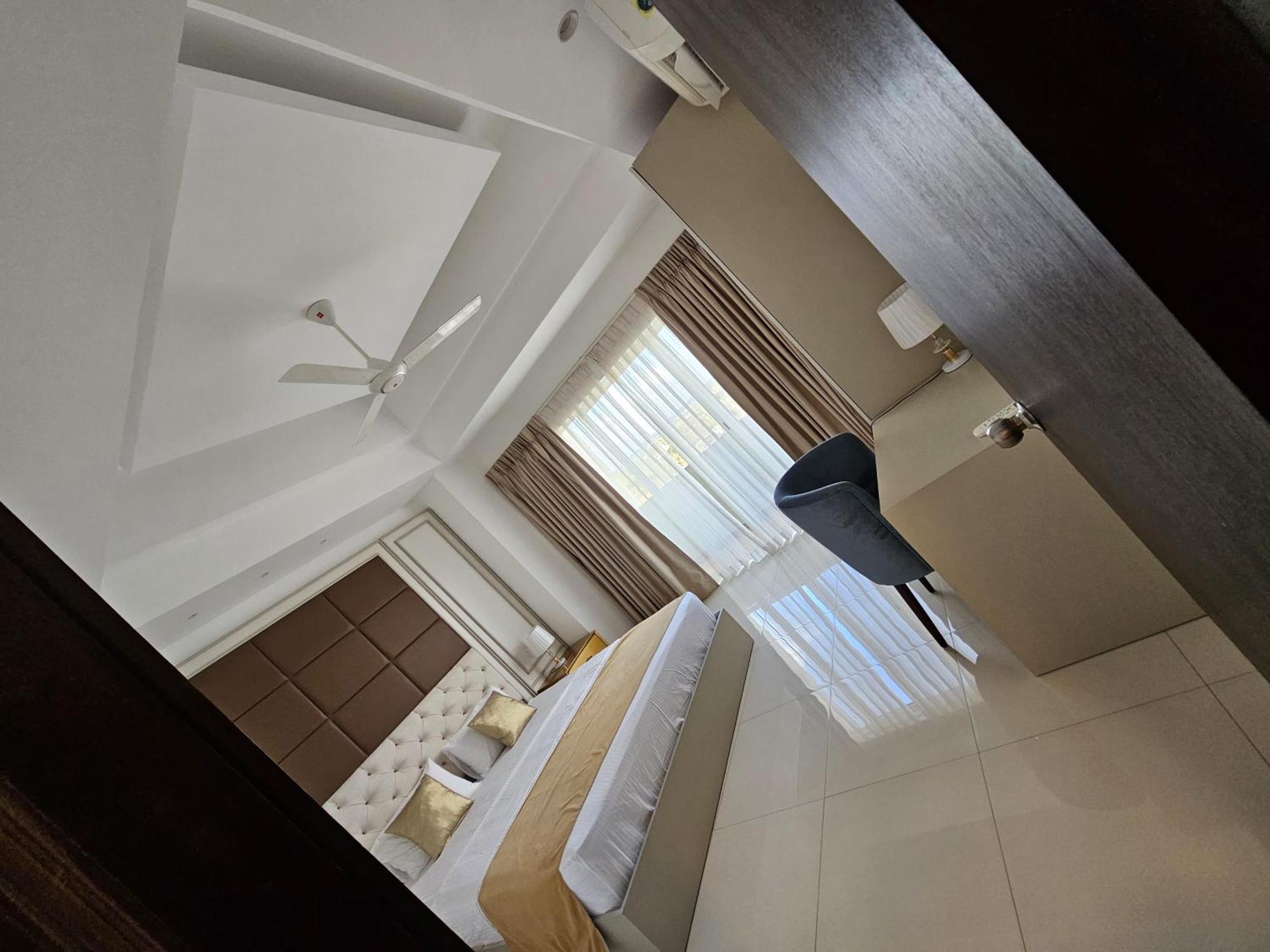 Ocean Breeze Sea View Luxury Apartments Negombo Extérieur photo