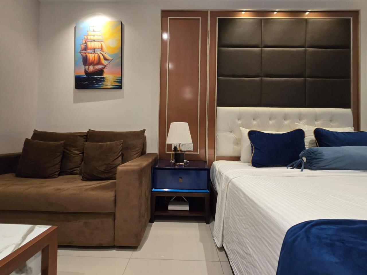 Ocean Breeze Sea View Luxury Apartments Negombo Extérieur photo