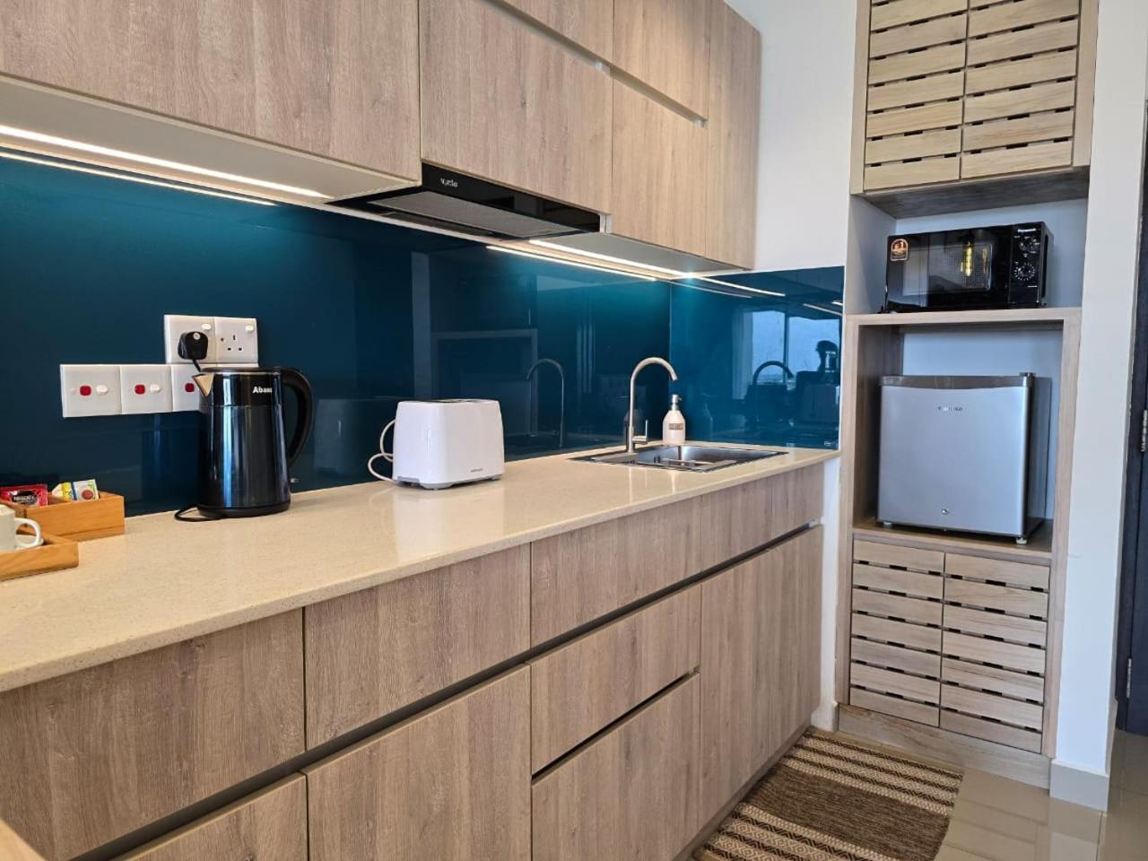 Ocean Breeze Sea View Luxury Apartments Negombo Extérieur photo