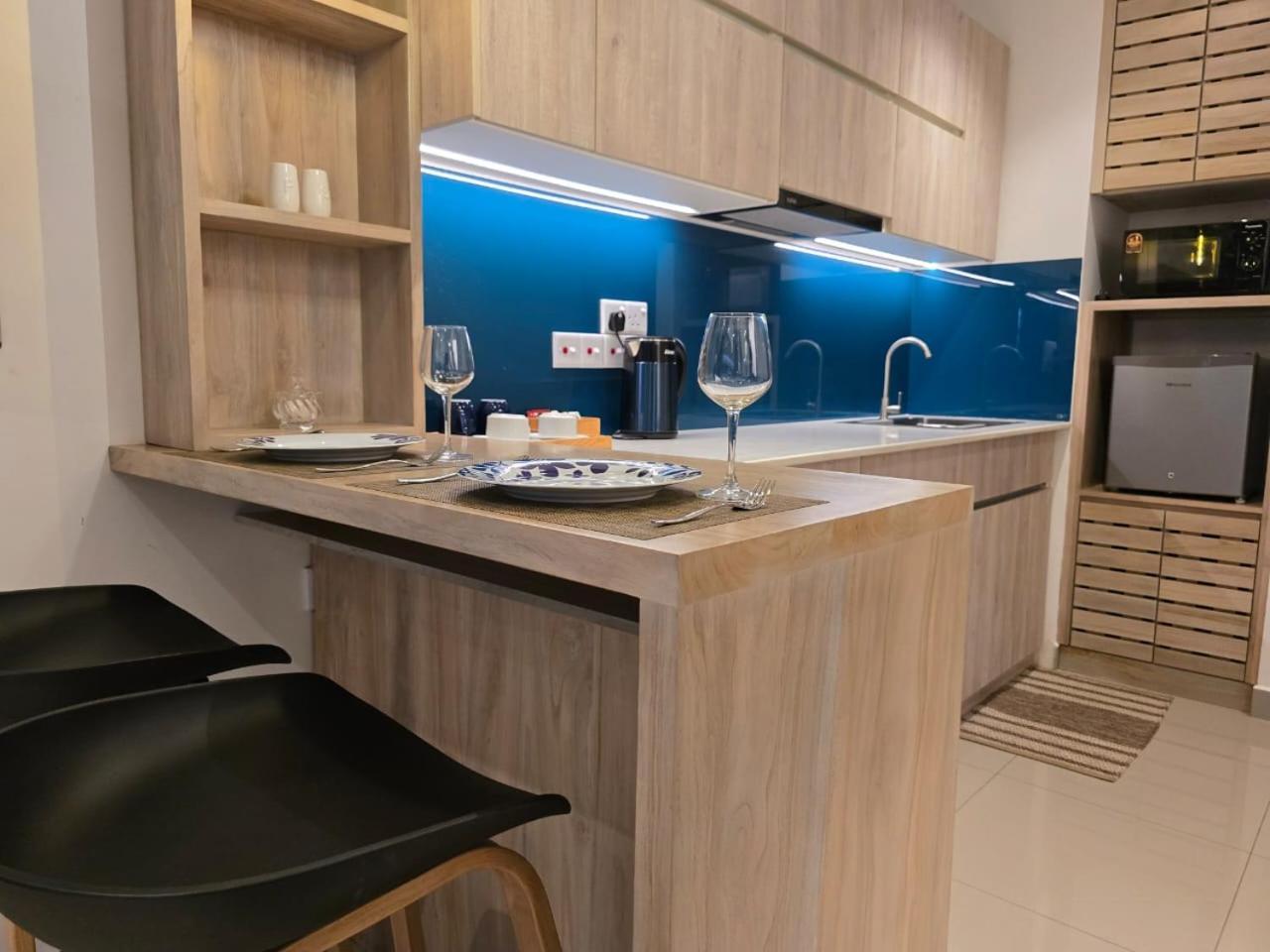 Ocean Breeze Sea View Luxury Apartments Negombo Extérieur photo